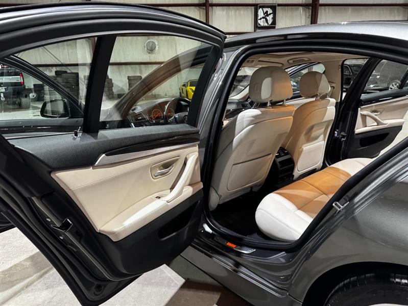 BMW 5-Series 528i 2014