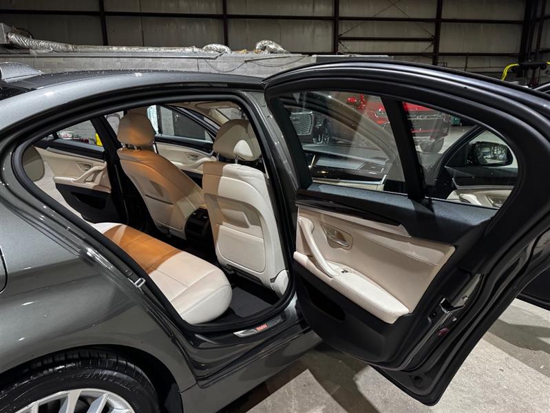 BMW 5-Series 528i 2014