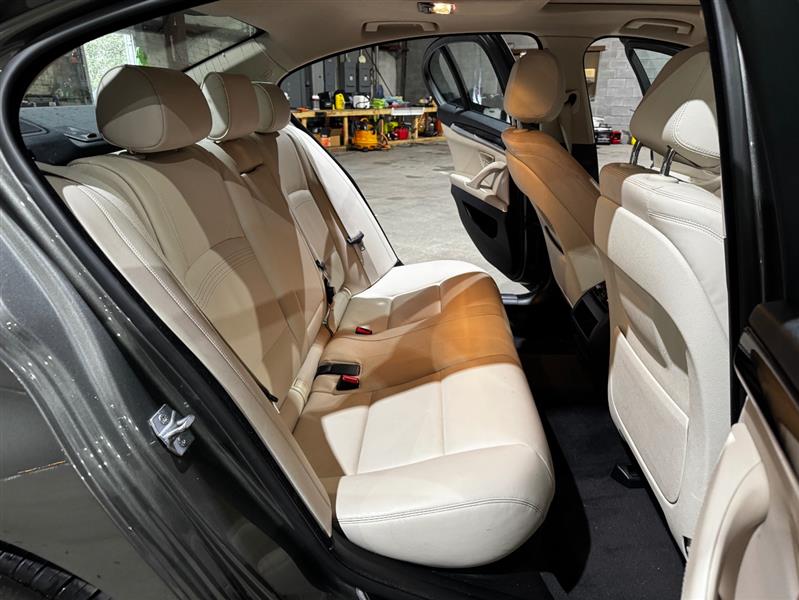 BMW 5-Series 528i 2014