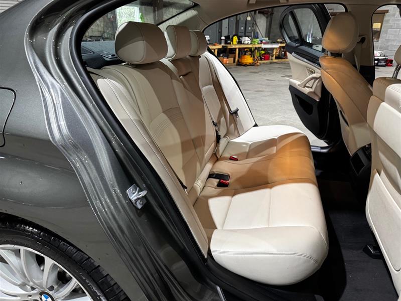 BMW 5-Series 528i 2014