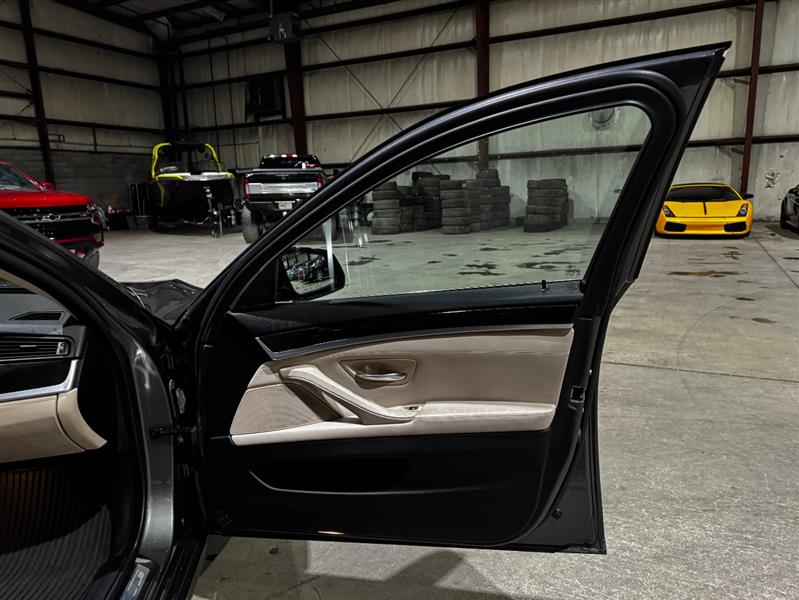 BMW 5-Series 528i 2014