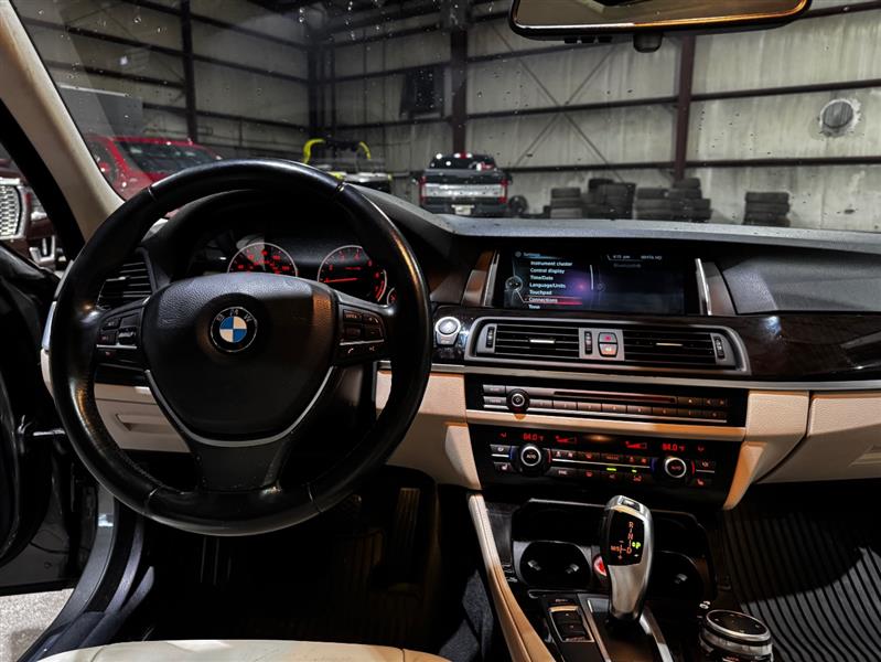BMW 5-Series 528i 2014