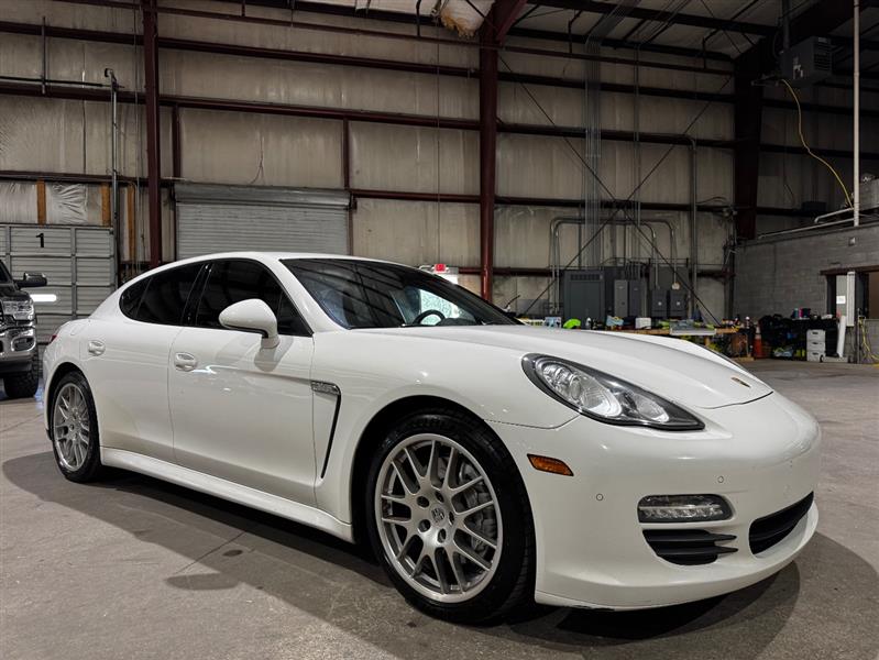 Porsche Panamera 4 2012