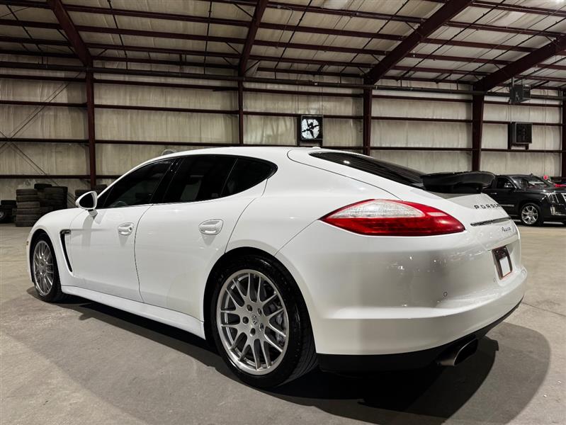 Porsche Panamera 4 2012