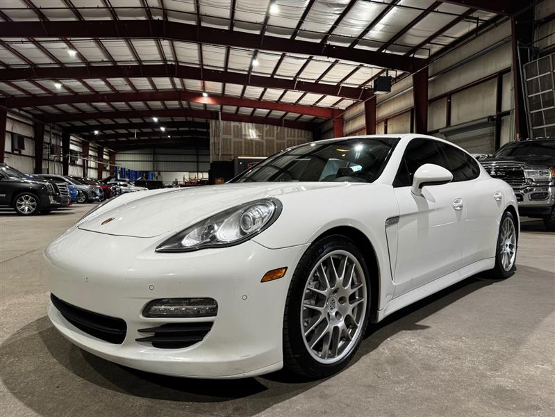 Porsche Panamera 4 2012