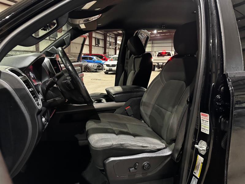 RAM 1500 Big Horn Crew Cab SWB 4WD 2020