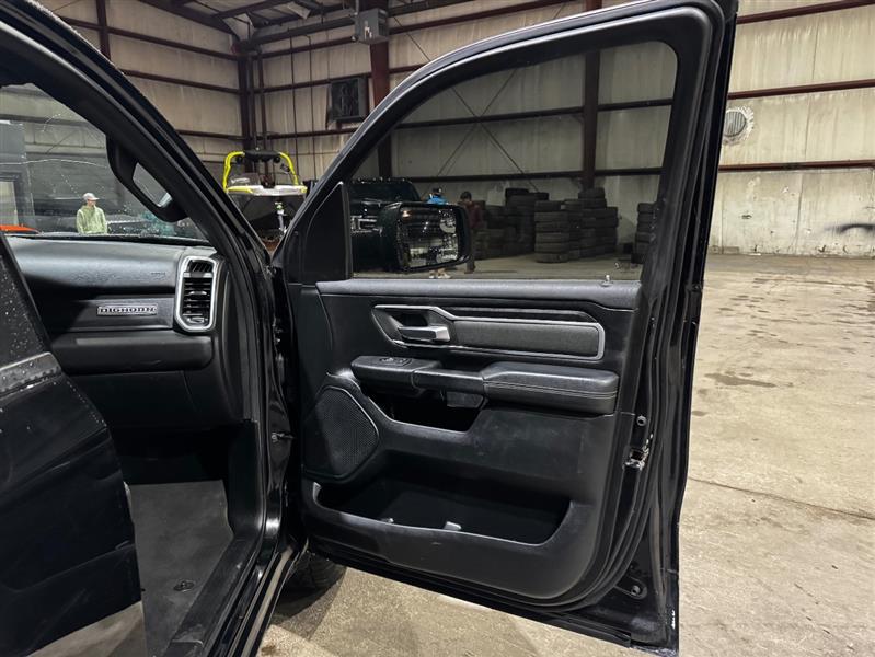 RAM 1500 Big Horn Crew Cab SWB 4WD 2020