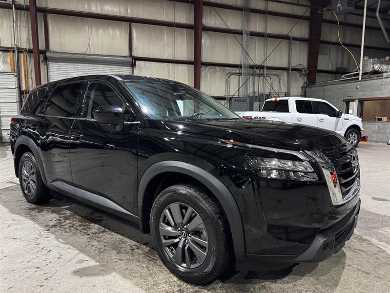 Nissan Pathfinder S 2024