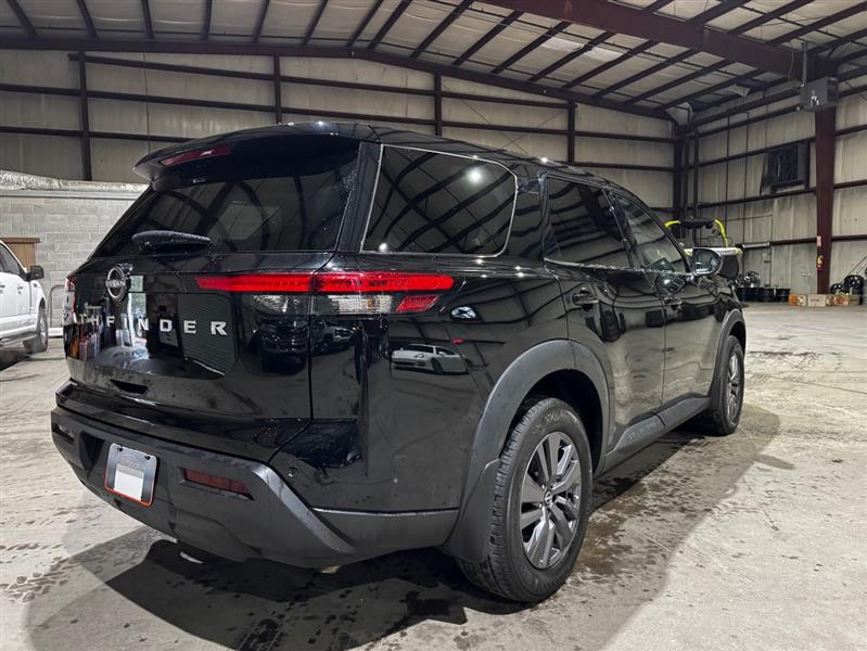 Nissan Pathfinder S 2024