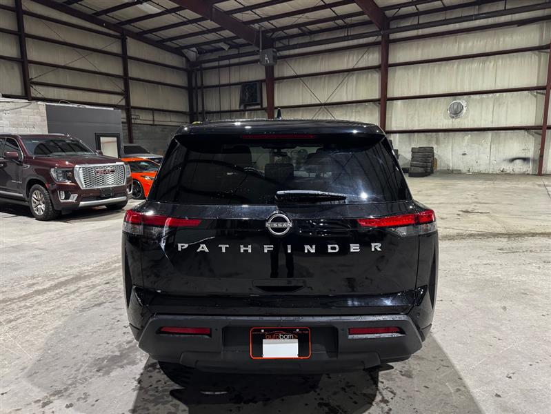 Nissan Pathfinder S 2024