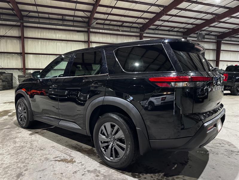 Nissan Pathfinder S 2024
