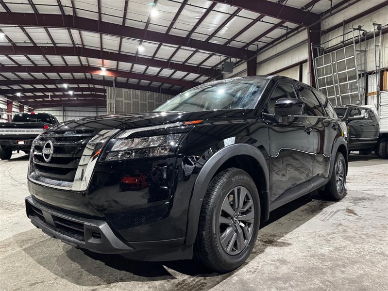 Nissan Pathfinder S 2024