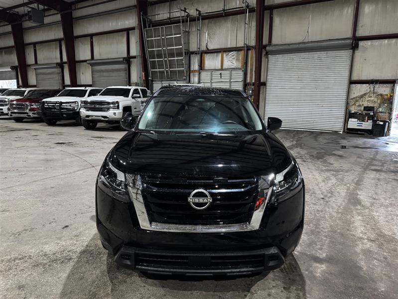 Nissan Pathfinder S 2024