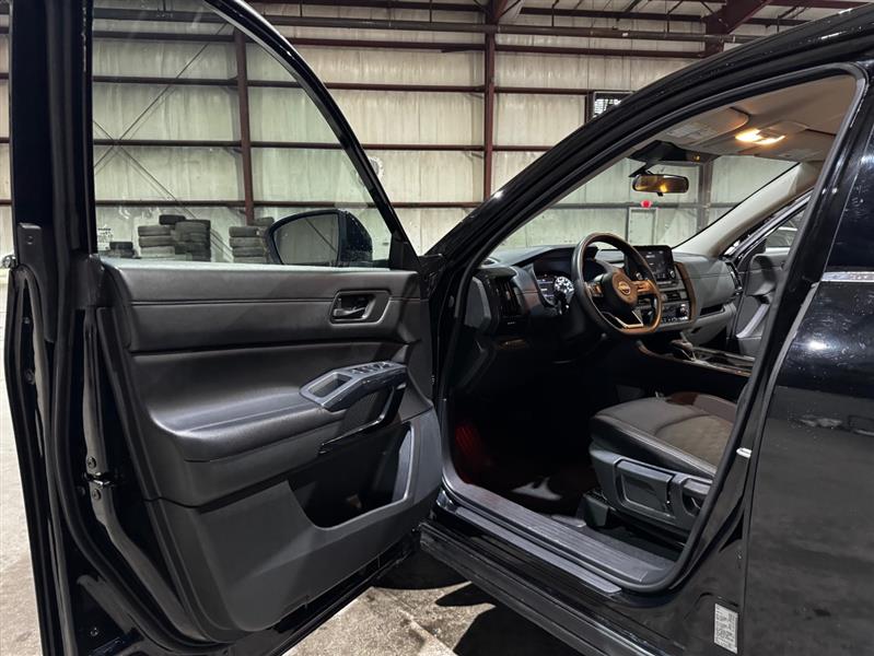 Nissan Pathfinder S 2024