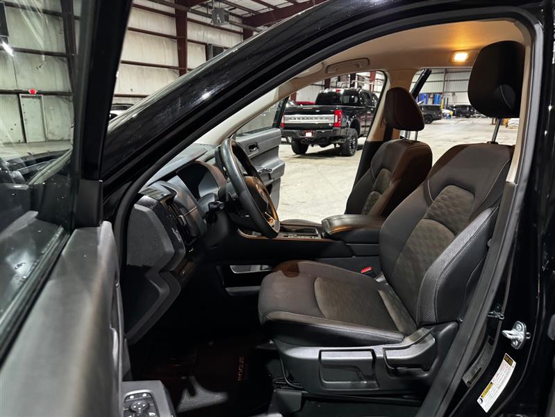 Nissan Pathfinder S 2024