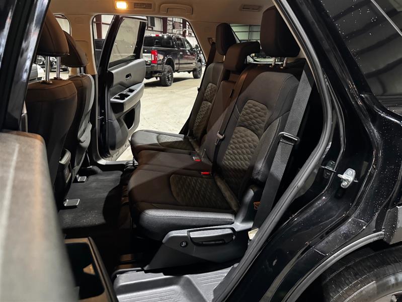 Nissan Pathfinder S 2024