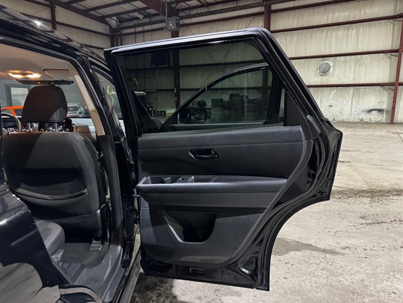 Nissan Pathfinder S 2024