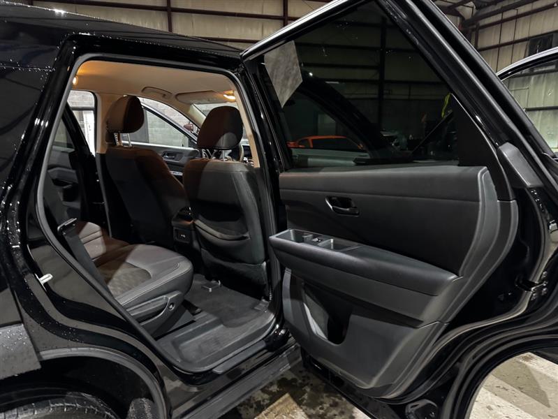 Nissan Pathfinder S 2024