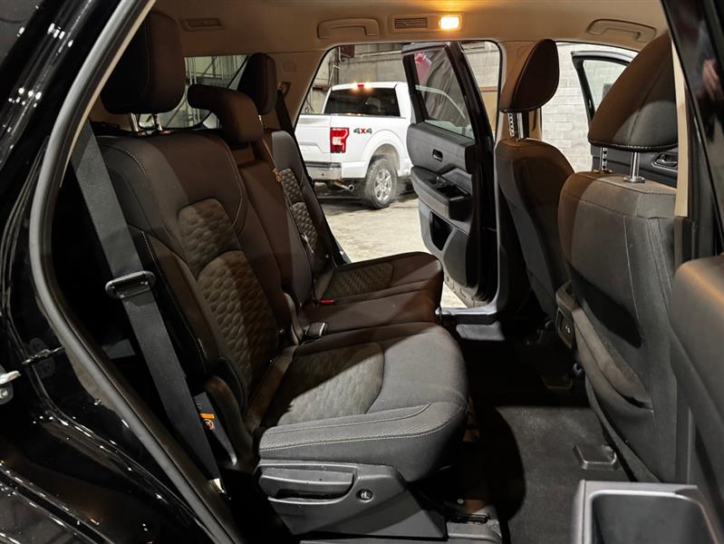 Nissan Pathfinder S 2024