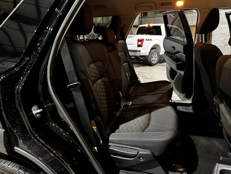 Nissan Pathfinder S 2024