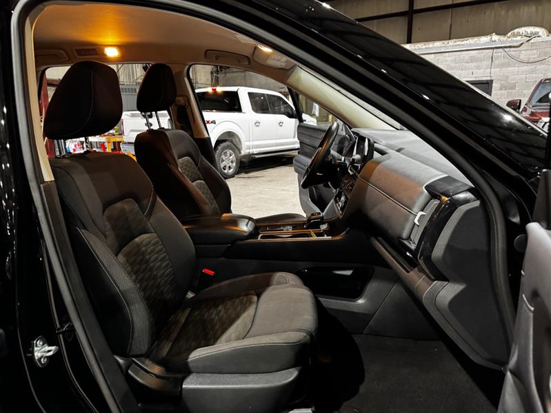 Nissan Pathfinder S 2024