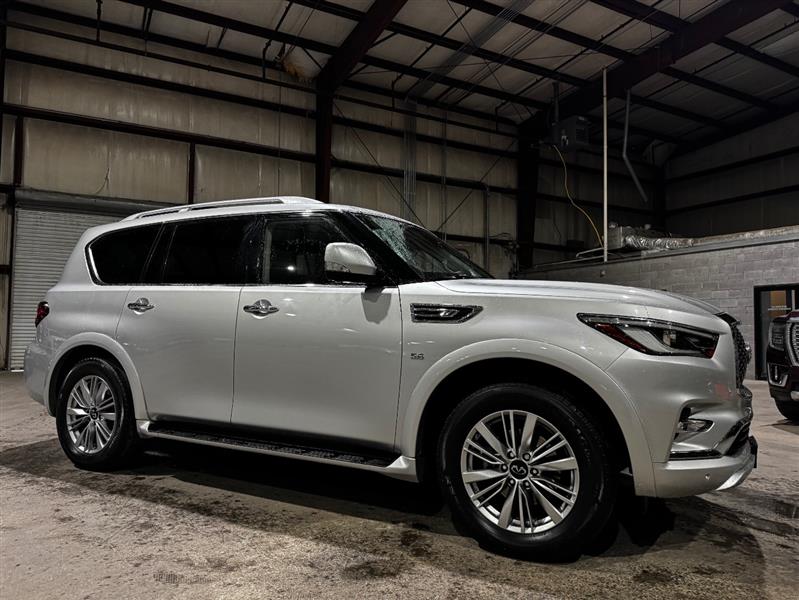 Infiniti QX80 LUXE 2019