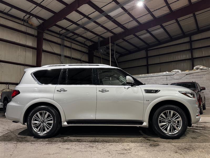 Infiniti QX80 LUXE 2019