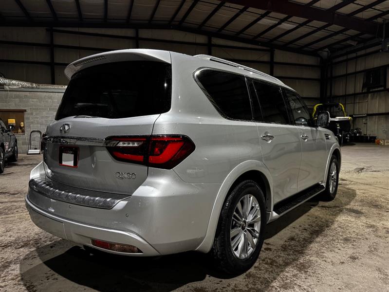Infiniti QX80 LUXE 2019