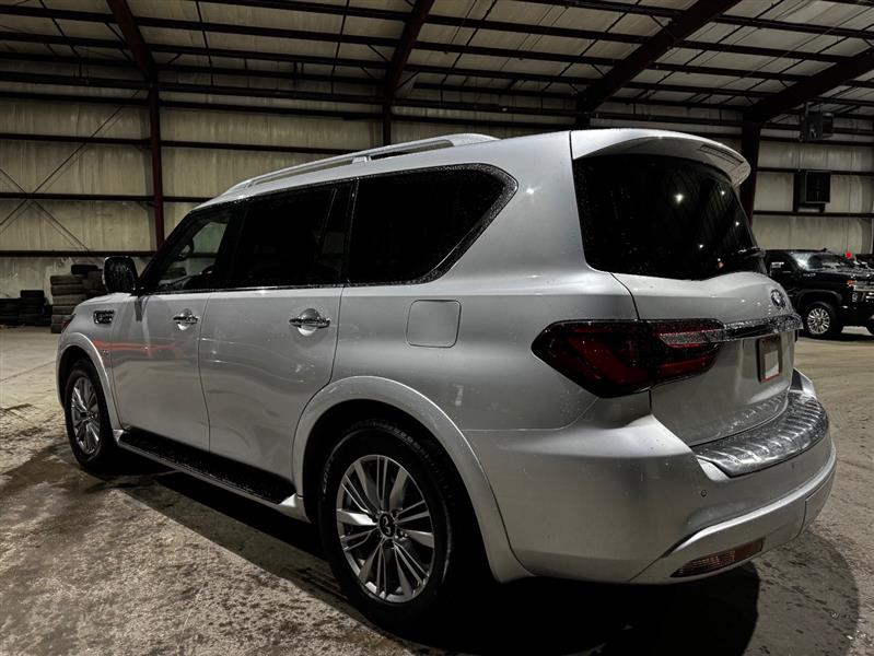 Infiniti QX80 LUXE 2019