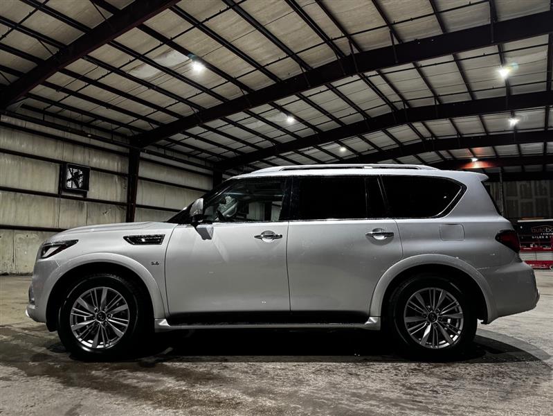 Infiniti QX80 LUXE 2019