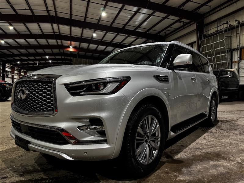 Infiniti QX80 LUXE 2019