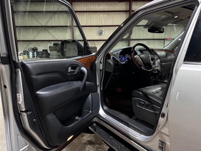 Infiniti QX80 LUXE 2019