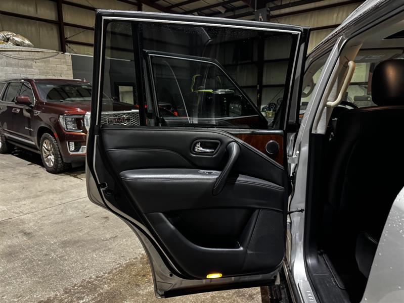 Infiniti QX80 LUXE 2019