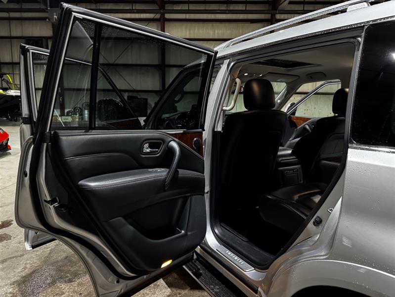 Infiniti QX80 LUXE 2019