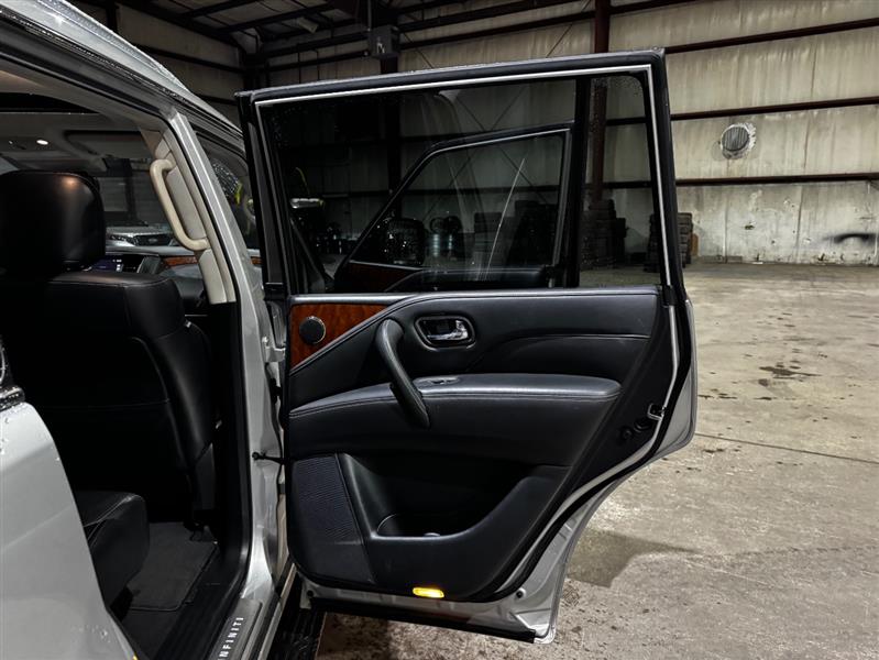 Infiniti QX80 LUXE 2019