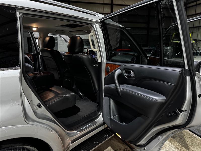 Infiniti QX80 LUXE 2019