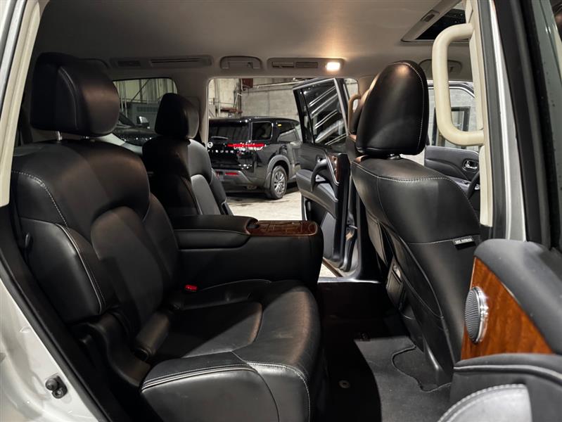 Infiniti QX80 LUXE 2019