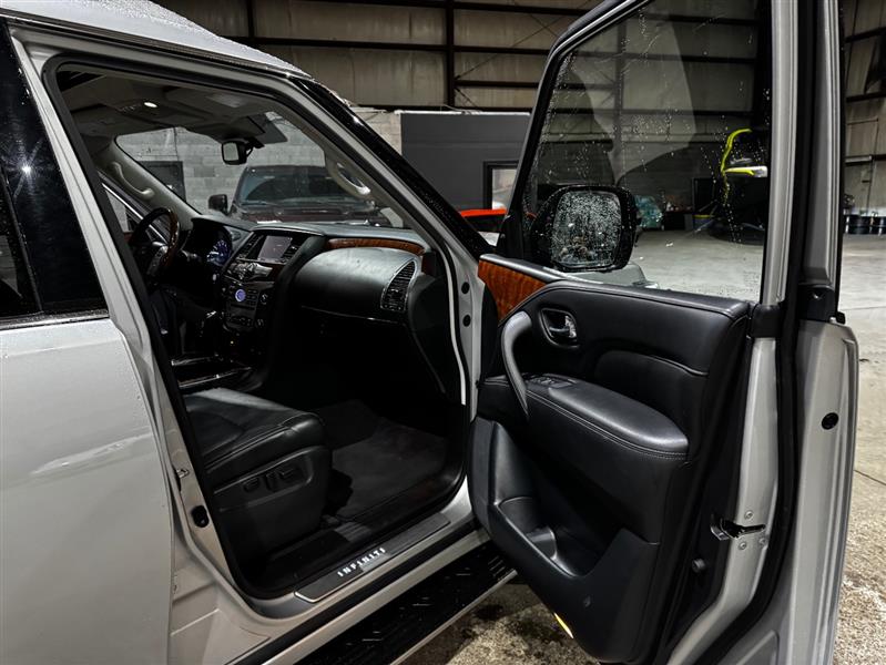 Infiniti QX80 LUXE 2019