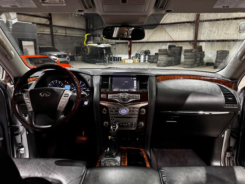 Infiniti QX80 LUXE 2019