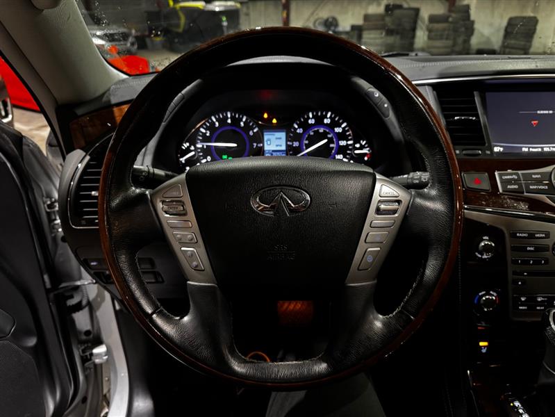 Infiniti QX80 LUXE 2019