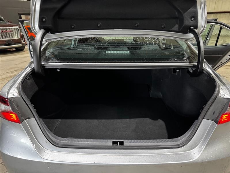 Toyota Camry SE 2021