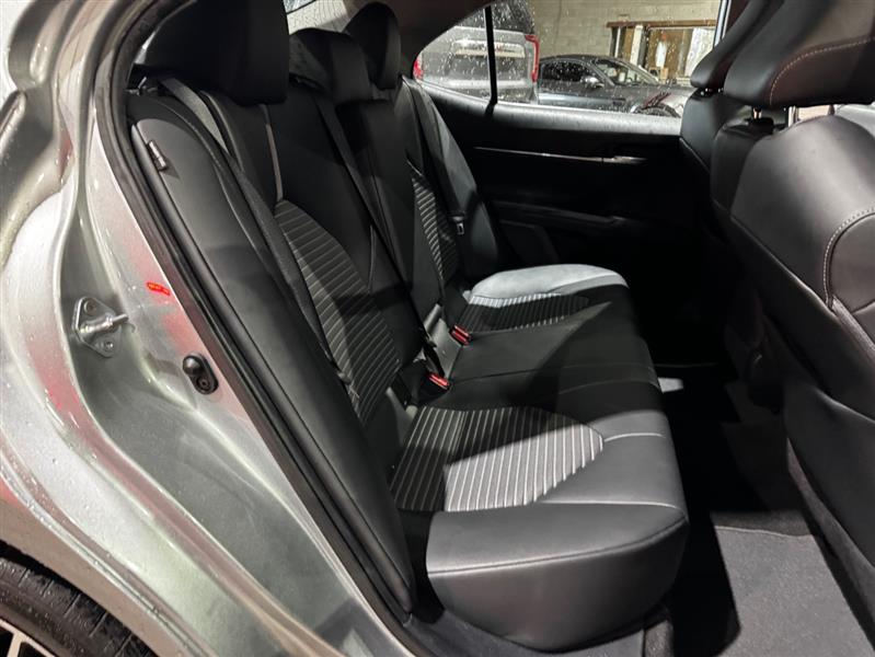 Toyota Camry SE 2021