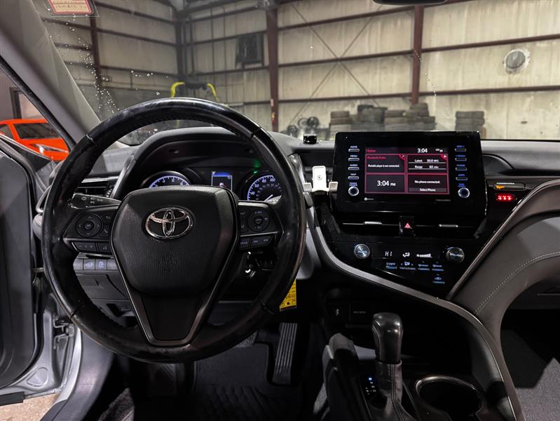 Toyota Camry SE 2021