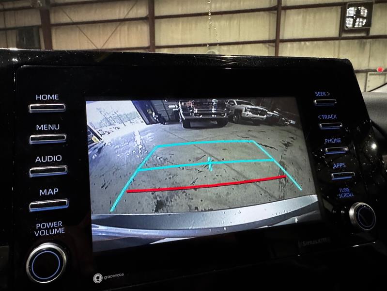 Toyota Camry SE 2021