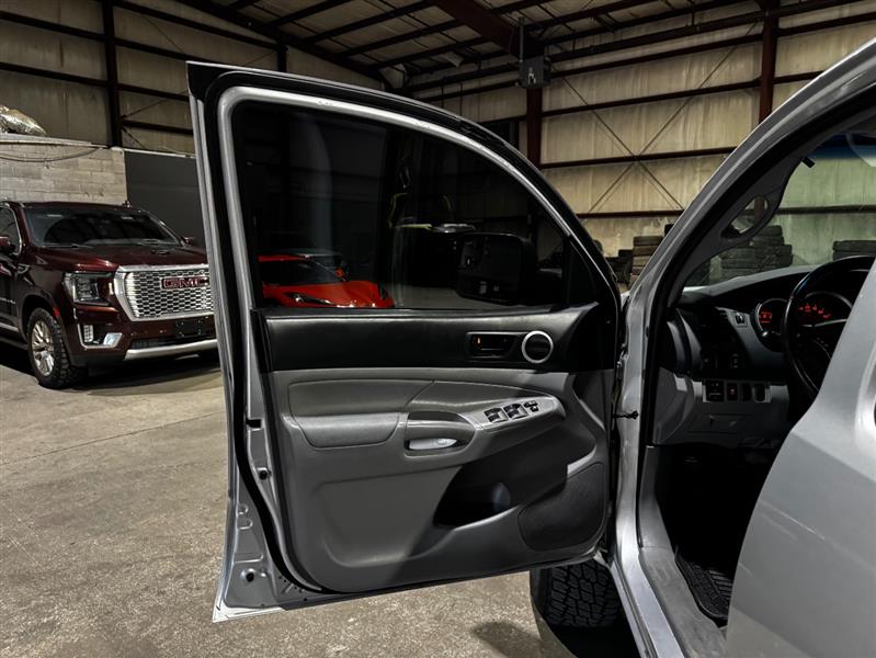 Toyota Tacoma PreRunner Double Cab V6 Auto 2WD 2011