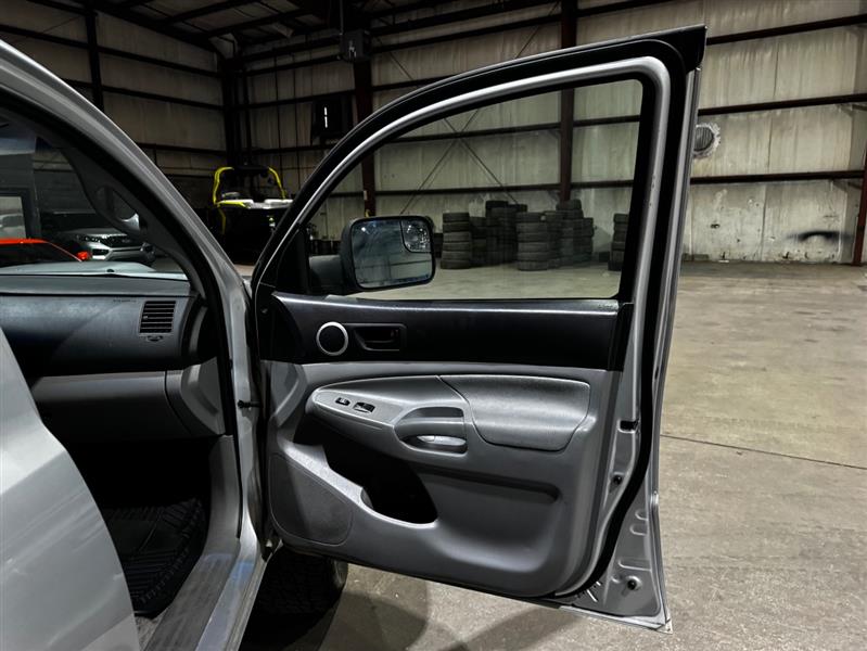 Toyota Tacoma PreRunner Double Cab V6 Auto 2WD 2011