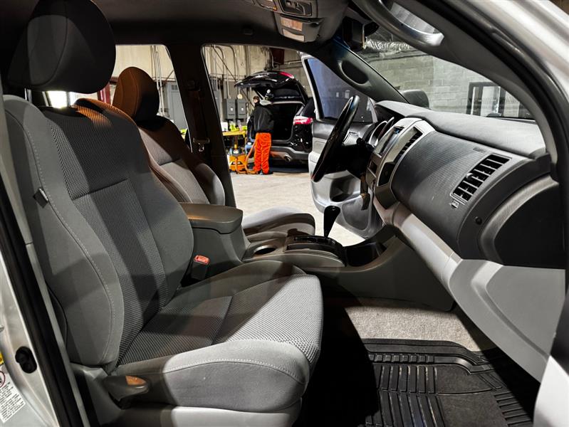 Toyota Tacoma PreRunner Double Cab V6 Auto 2WD 2011