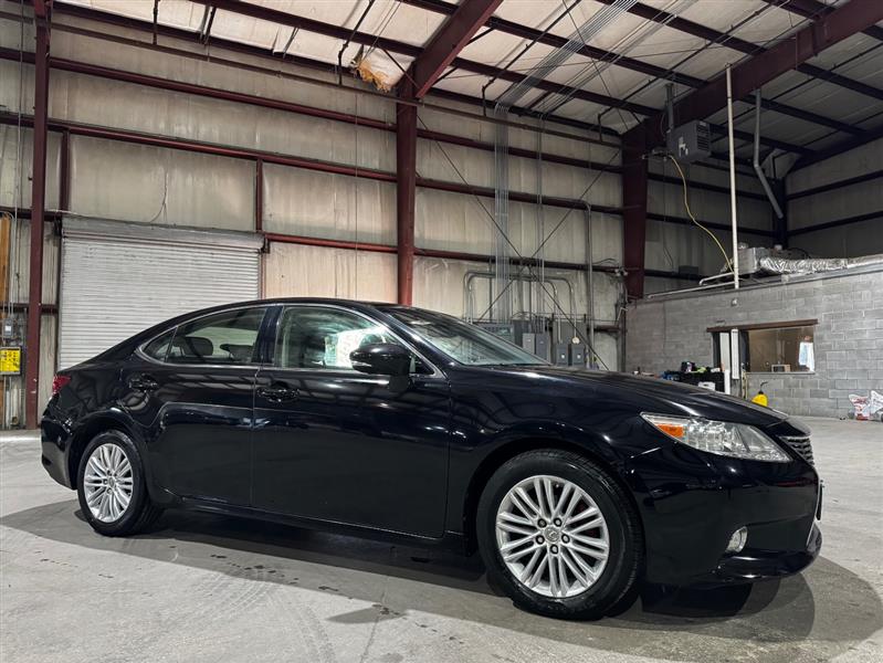 Lexus ES 350 Sedan 2015