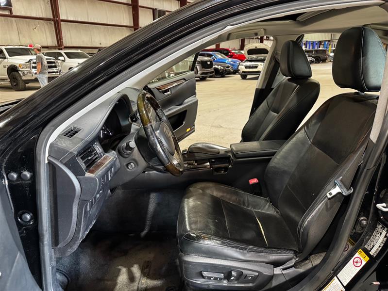 Lexus ES 350 Sedan 2015
