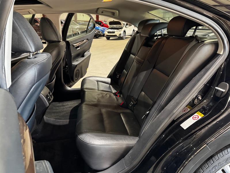 Lexus ES 350 Sedan 2015